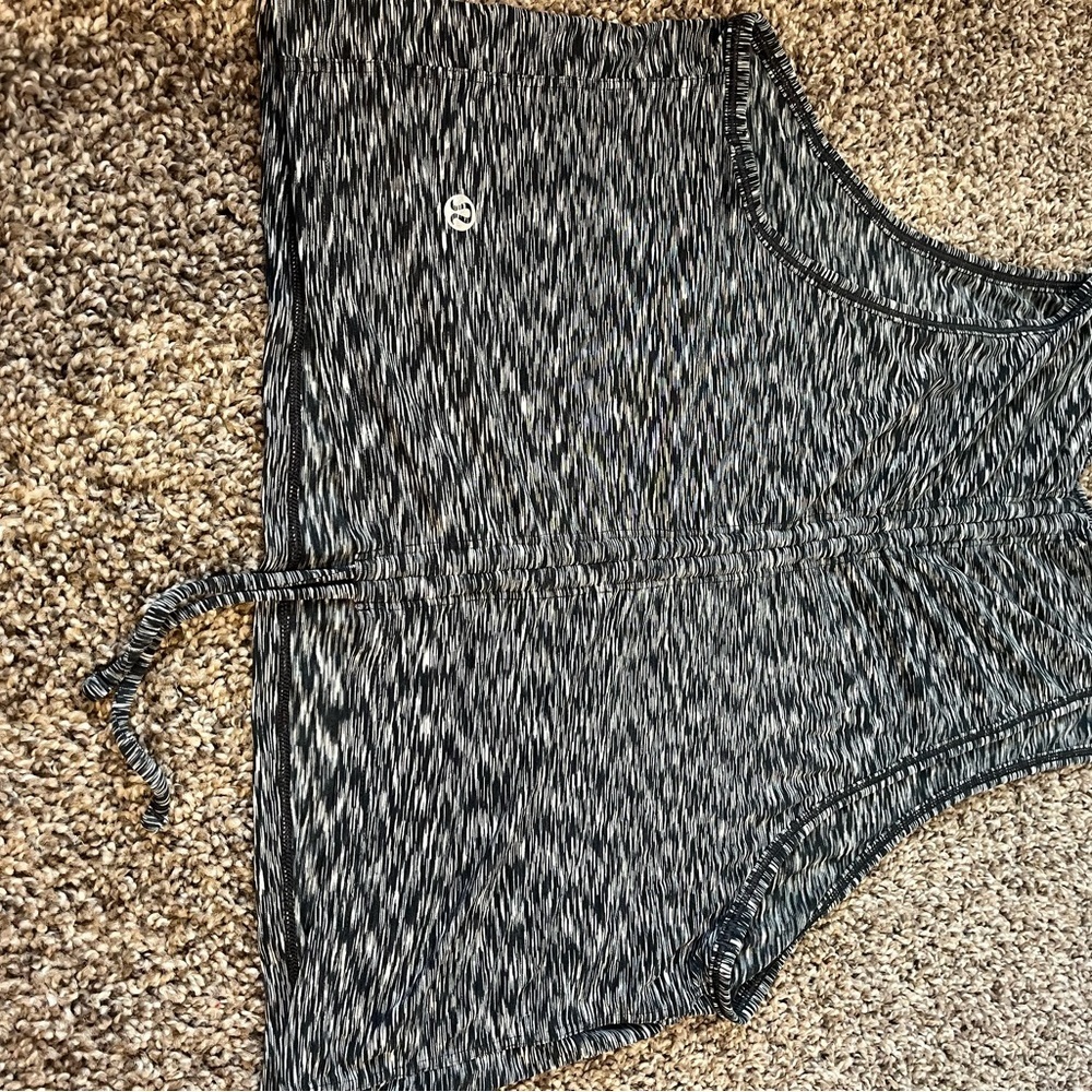 Lululemon Womens 8 Cinch Me Up Tank Spaced Out Space Dye Black/White Crop Active - Picture 10 of 11